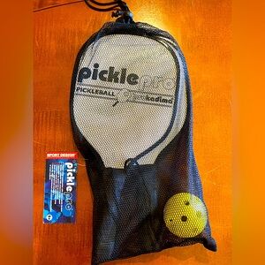 Pickleball NWT set: 2 rackets, ball & bag. Wood, gripping wrapped handle.
